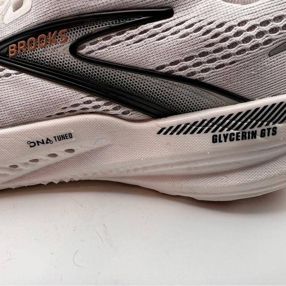 Brooks White and Gray Running Shoes - Picture 3 of 7